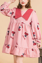 Robe Sweet Lolita amincissante avec col à revers rose, manches longues, imprimé cerises, coutures, nœud papillon et volants